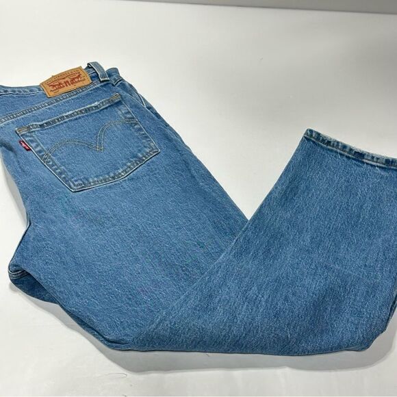 Levi’s NWT Cropped Distressed Light Wash Button Fly Jeans 30x26 - Picture 7 of 9